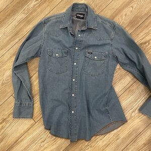 Vintage Wrangler Men's denim pearl snap